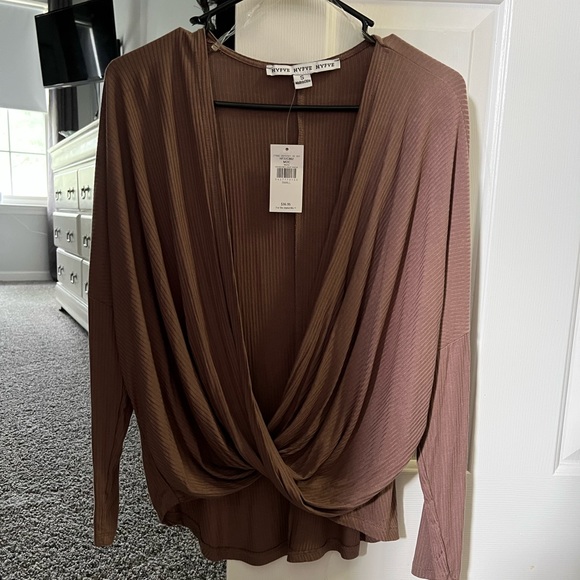 New top from Buckle - Picture 1 of 4